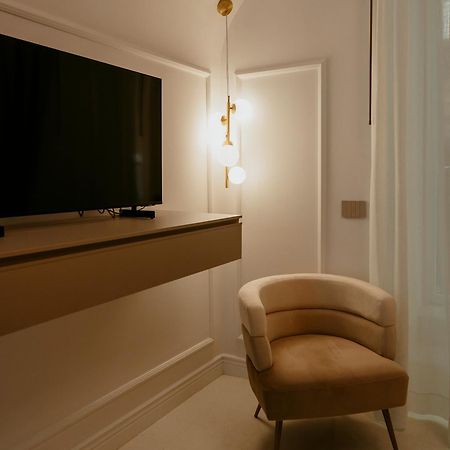 Luxury Apartment-Quartieri Spagn By Alux38 เนเปิลส์ ภายนอก รูปภาพ