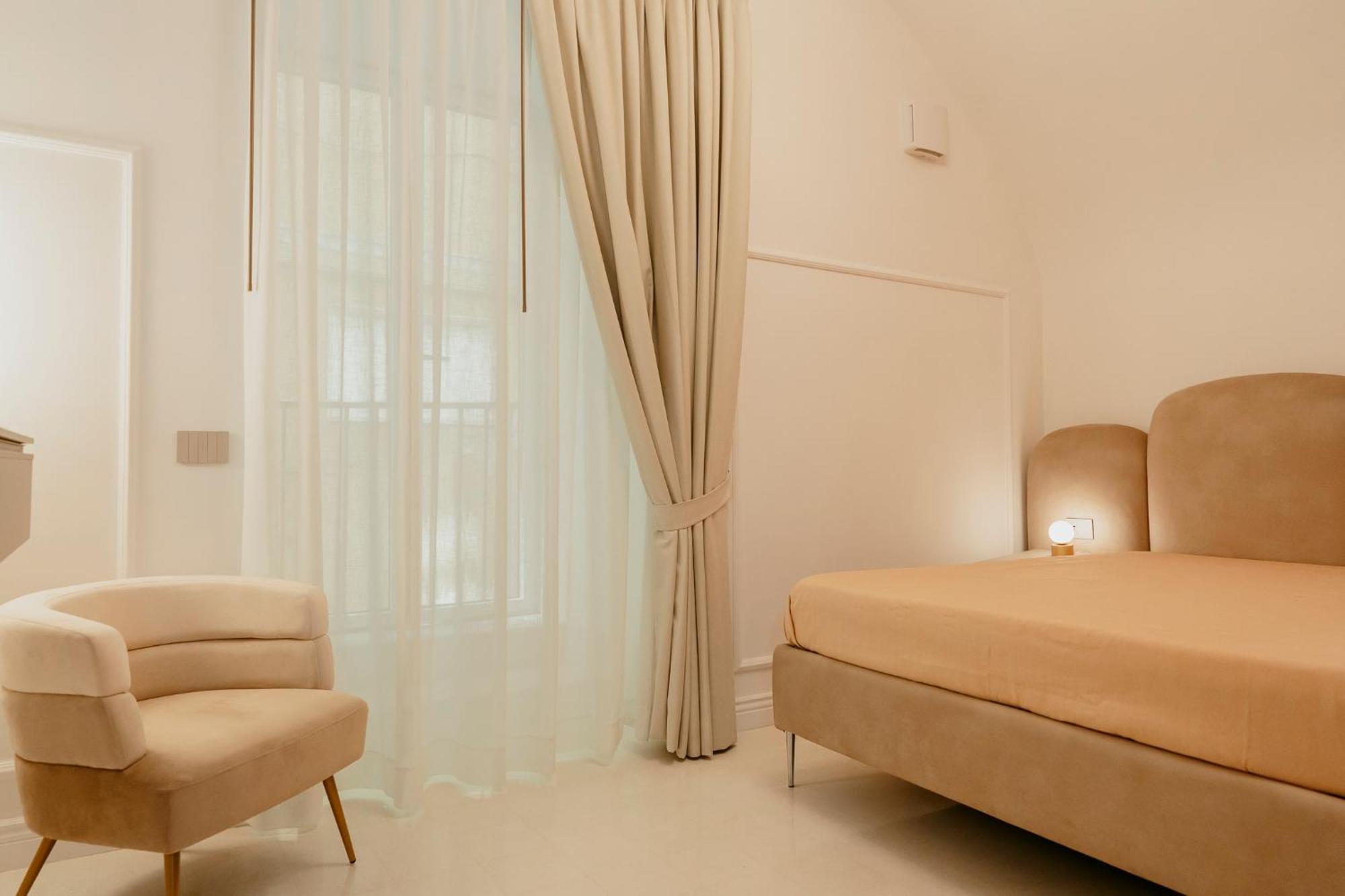 Luxury Apartment-Quartieri Spagn By Alux38 เนเปิลส์ ภายนอก รูปภาพ